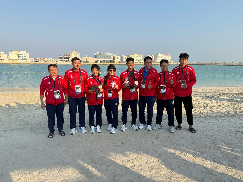 VĐV cử tạ Việt Nam về nước sau khi lập đại công tại Đại hội Thể thao trẻ châu Á - Ảnh 2. VĐV cử tạ Việt Nam về nước sau khi lập đại công tại Đại hội Thể thao trẻ châu Á - Ảnh 2.