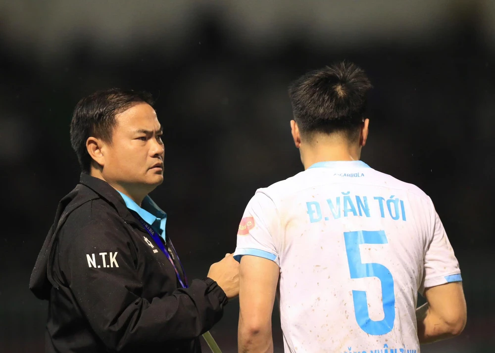 Những nhà vô địch cùng hứng chịu chung nỗi đau - Ảnh 2.