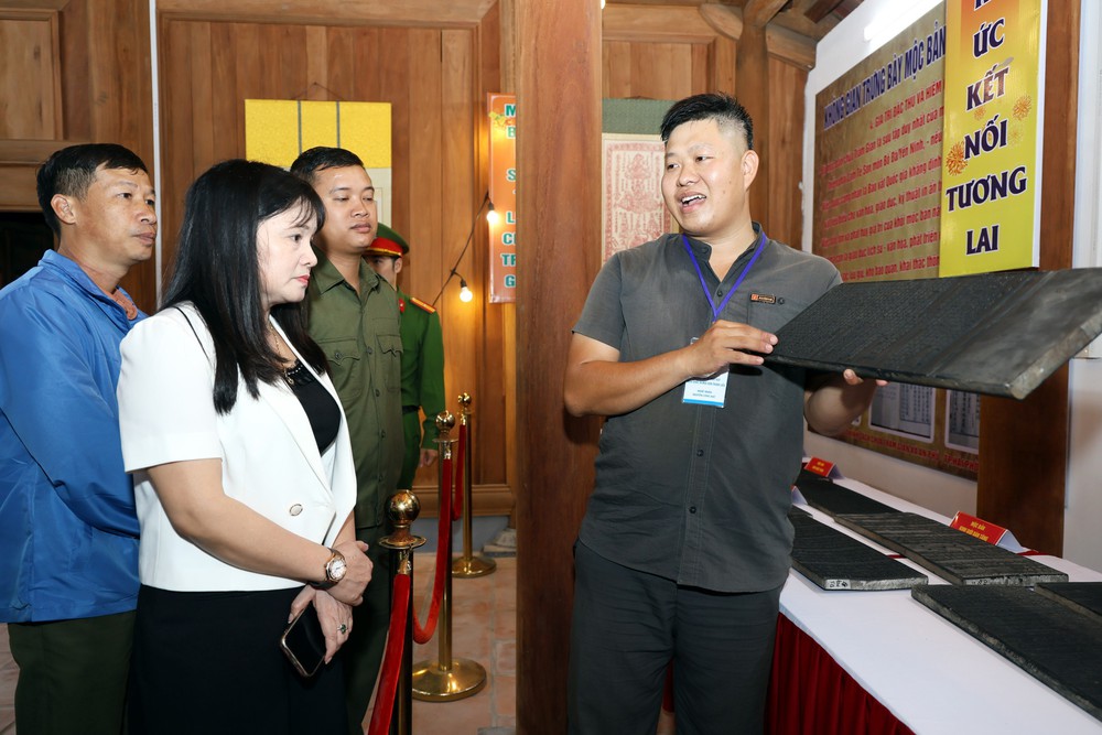 Hải Phòng công bố Quyết định công nhận Mộc bản chùa Trăm Gian là Bảo vật quốc gia - Ảnh 7. Hải Phòng công bố Quyết định công nhận Mộc bản chùa Trăm Gian là Bảo vật quốc gia - Ảnh 7.