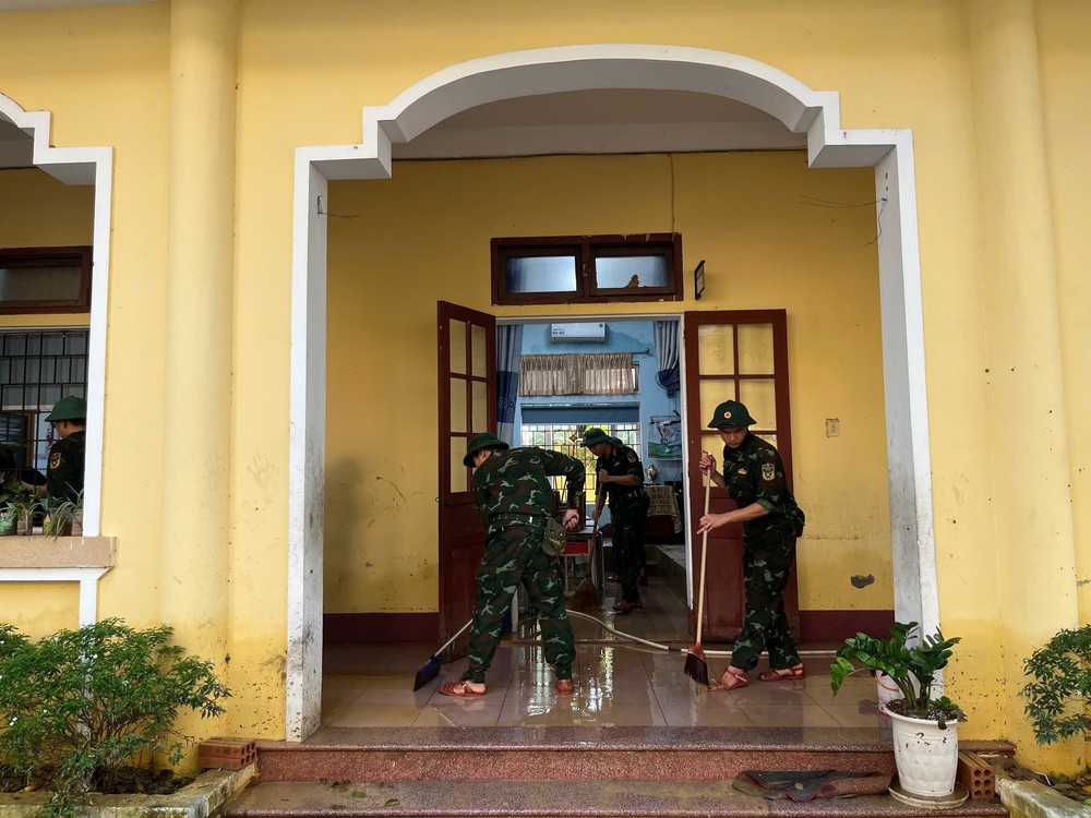 Huế huy động tổng lực các đơn vị đoàn thể hỗ trợ vệ sinh các trường học - Ảnh 5. Huế huy động tổng lực các đơn vị đoàn thể hỗ trợ vệ sinh các trường học - Ảnh 5.