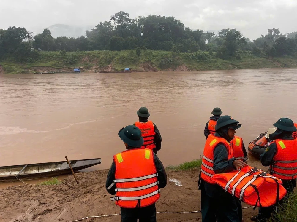 Quảng Trị: Tập trung tìm kiếm 1 cháu bé bị nước cuốn mất tích - Ảnh 1. Quảng Trị: Tập trung tìm kiếm 1 cháu bé bị nước cuốn mất tích - Ảnh 1.