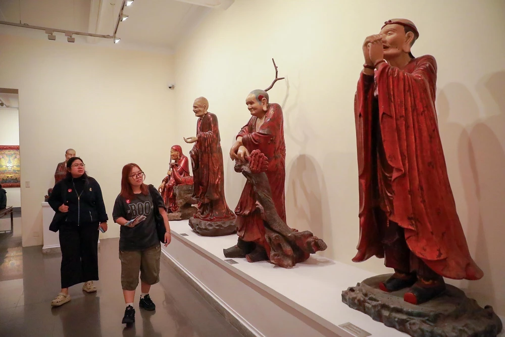 Trải nghiệm "Đêm bảo tàng" tại Bảo tàng Mỹ thuật Việt Nam - Ảnh 1. Trải nghiệm "Đêm bảo tàng" tại Bảo tàng Mỹ thuật Việt Nam - Ảnh 1.