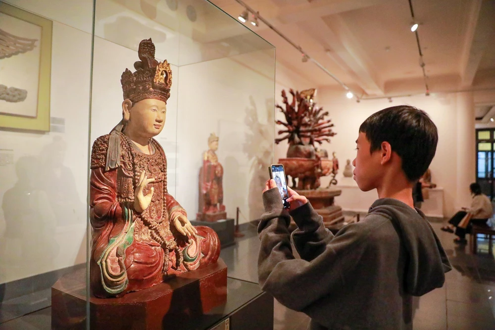 Trải nghiệm "Đêm bảo tàng" tại Bảo tàng Mỹ thuật Việt Nam - Ảnh 2. Trải nghiệm "Đêm bảo tàng" tại Bảo tàng Mỹ thuật Việt Nam - Ảnh 2.