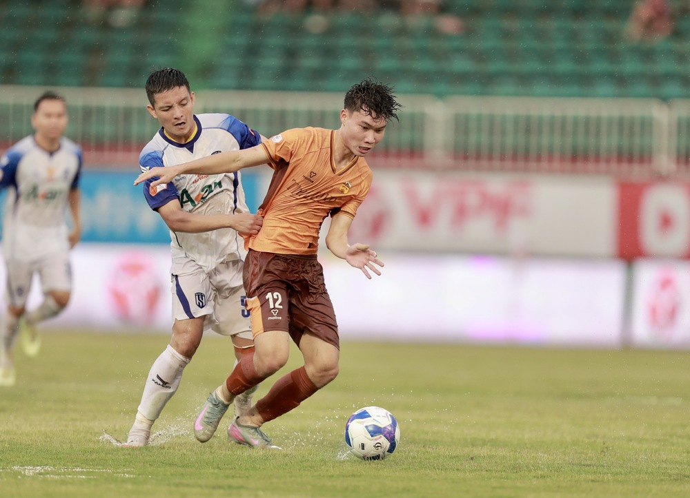 &quot;Măng non&quot; HAGL khiến HLV Kim Sang Sik chú ý, có thể chinh phục SEA Games 33  - Ảnh 1.