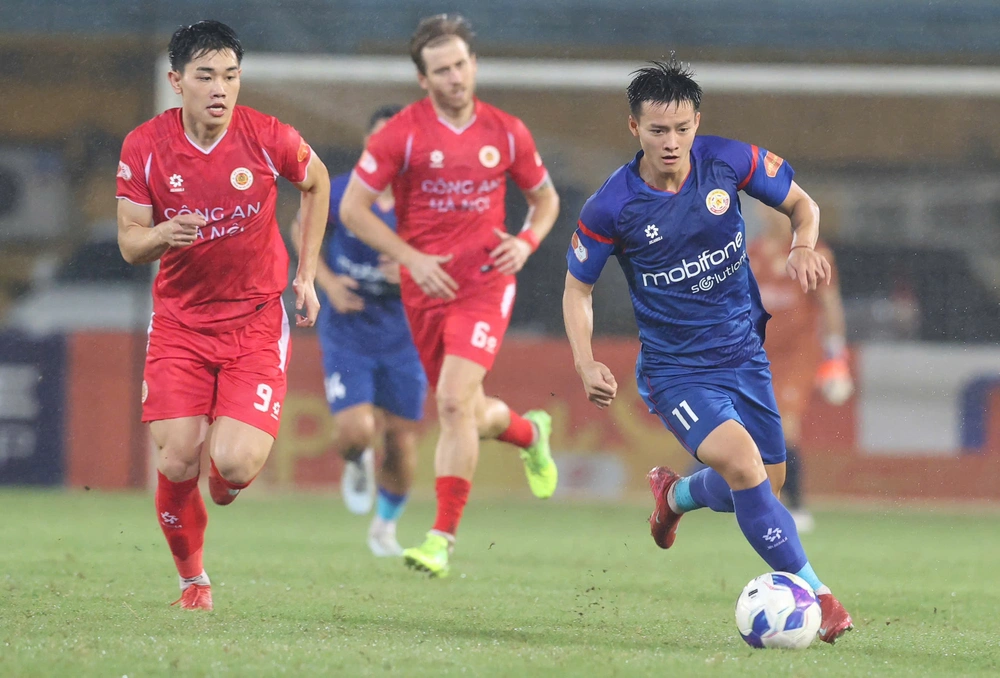 Tin nóng bóng đá Việt Nam hôm nay 1/11: Đội tuyển Việt Nam tăng tốc chuẩn bị cho SEA Games 33; Đình Bắc hạnh phúc khi CAHN giành chiến thắng - Ảnh 2.