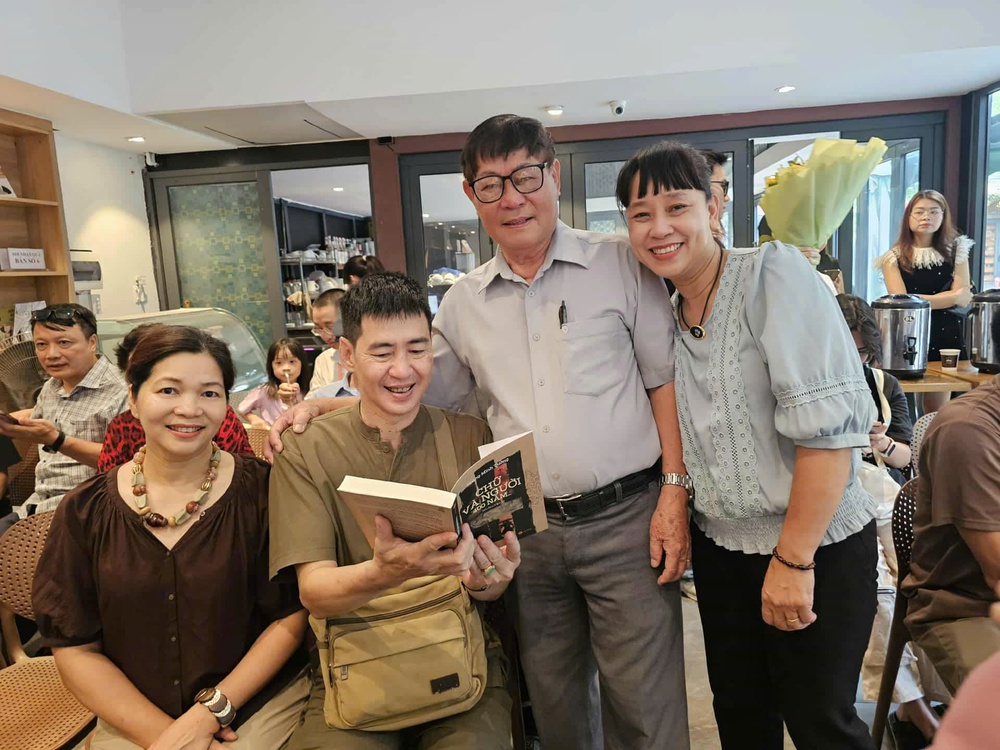 Tôn vinh chữ Quốc ngữ qua tiểu thuyết &quot;Chữ và người, 400 năm…&quot; của nhà văn Nguyễn Minh Tường - Ảnh 4.