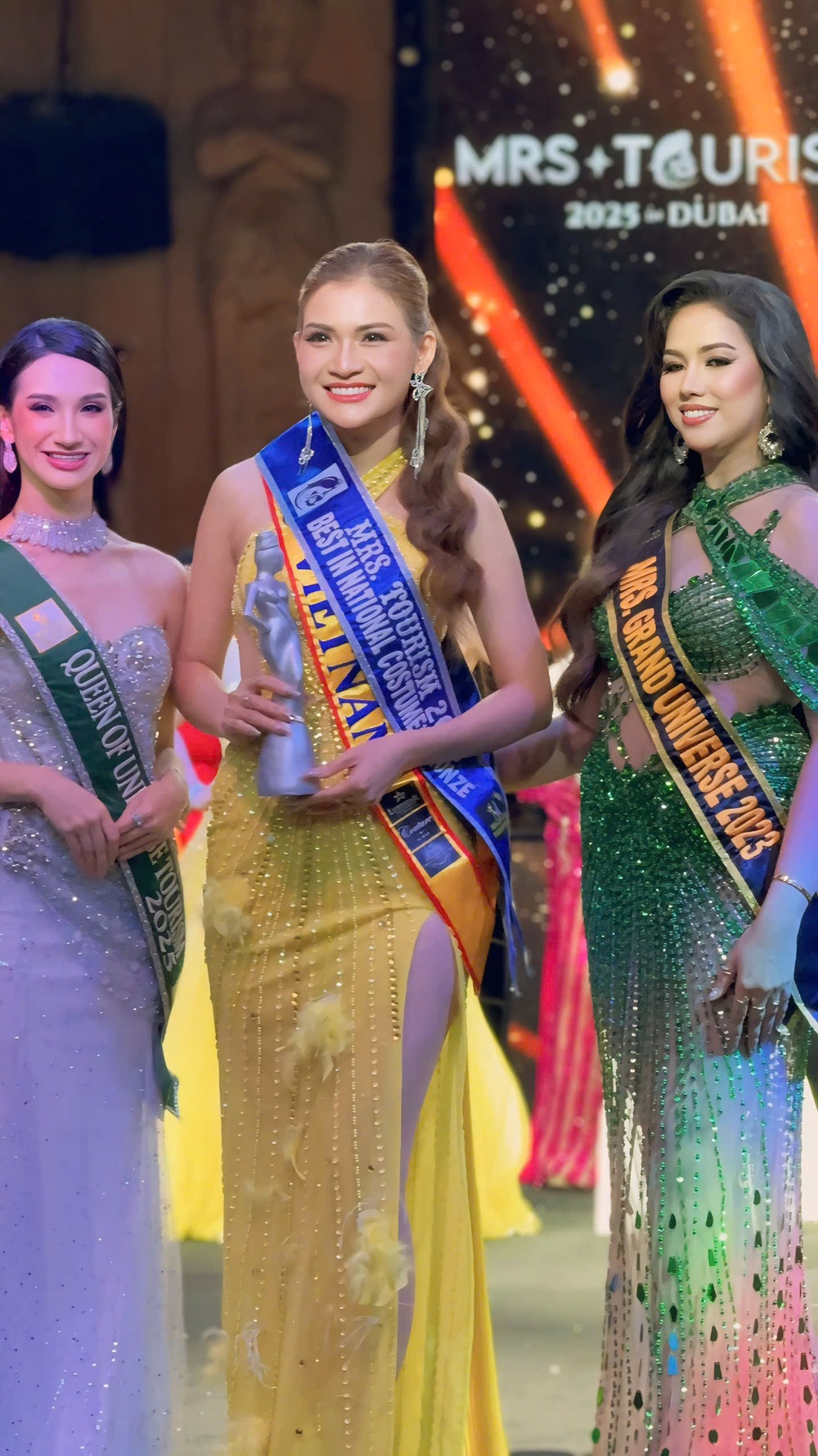 Người đẹp Hải Phòng Mạc Minh đăng quang Mrs Tourism World 2025 tại Dubai - Ảnh 3.