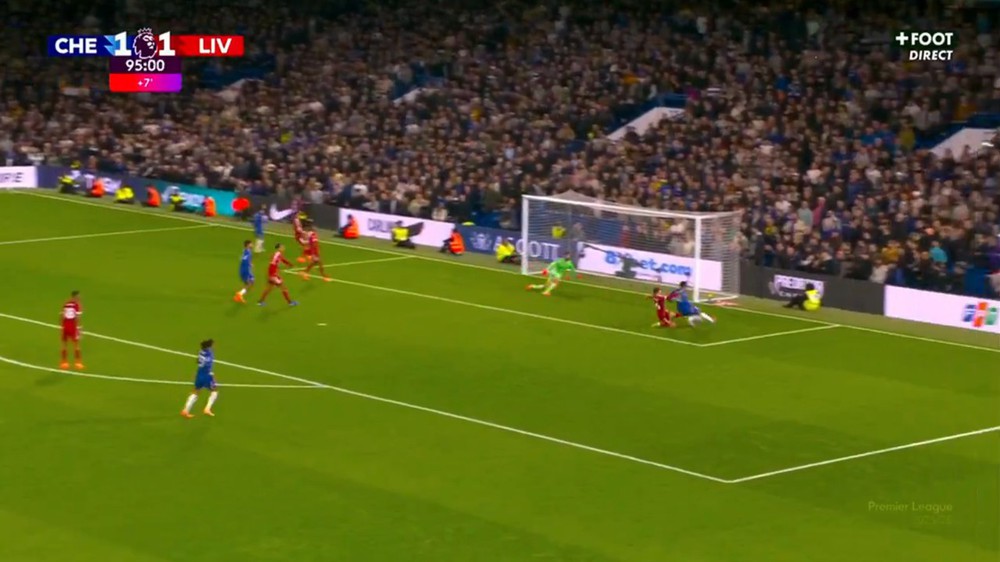 Chelsea đánh bại Liverpool kịch tính, Arsenal chiếm ngôi đầu bảng - Ảnh 2.