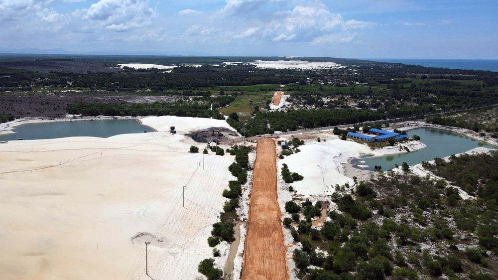 Hình ảnh tuyến đường ven biển hơn 5.200 tỉ đồng ở Quảng Trị - Ảnh 2.