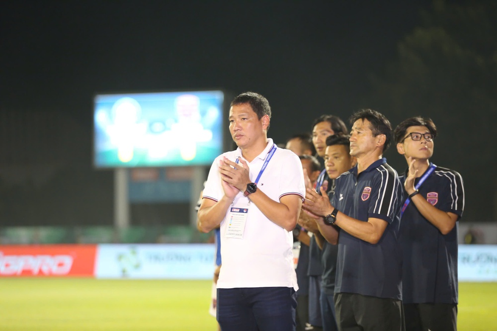Bóng lăn trong tuần: Trào lưu thay tướng ở V-League - Ảnh 1.