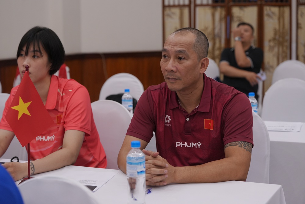 Hàng loạt sao bóng chuyền Việt Nam vắng mặt ở giải đấu lớn, HLV Tuấn Kiệt gặp khó khăn - Ảnh 2.