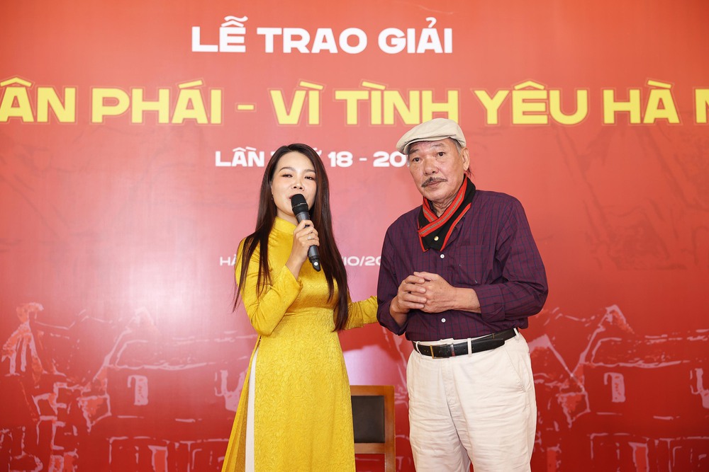&quot;Dư âm&quot; Giải Bùi Xuân Phái - Vì tình yêu Hà Nội 2025: Hà Nội đón &quot;chàng lãng tử du ca&quot; Trần Tiến - Ảnh 3.