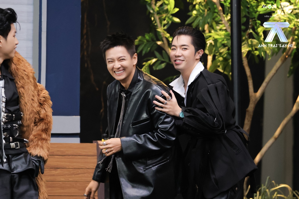 “Anh trai say hi” tập 3: Karik làm đội trưởng, Vũ Cát Tường bật khóc - Ảnh 2.