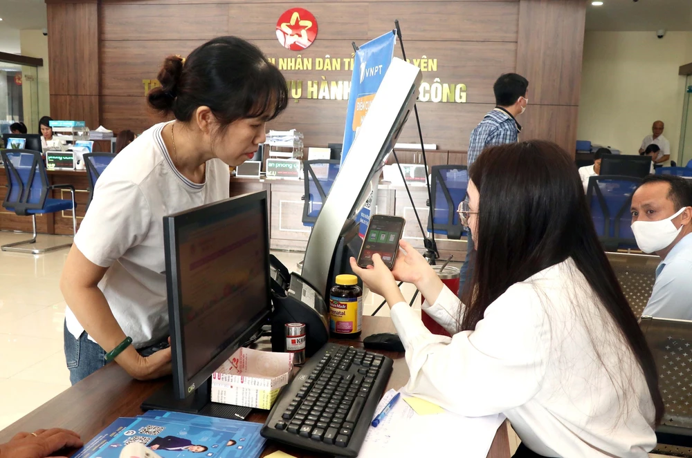 Cắt giảm, đơn giản hoá, thực hiện thủ tục hành chính không phụ thuộc địa giới hành chính - Ảnh 2.
