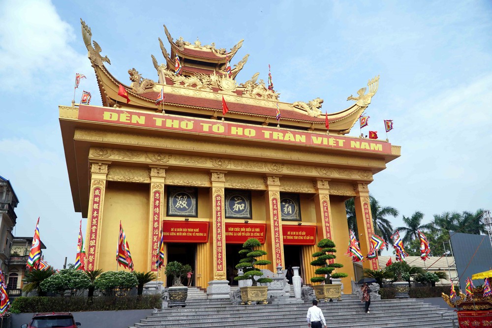 Kỷ niệm 800 năm họ Trần phát nghiệp đế Vương - Ảnh 1.
