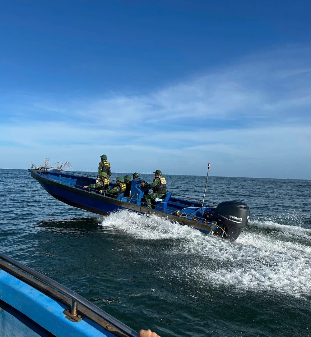 LLVT Quảng Ninh cùng nhân dân ứng phó cơn bão số 11 - Ảnh 3.