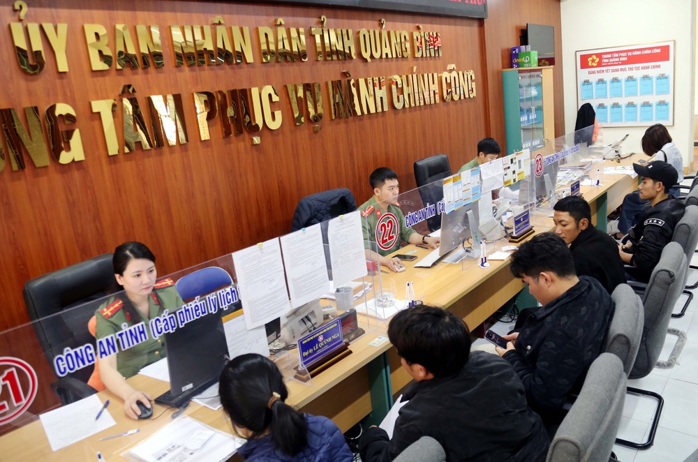 Cắt giảm, đơn giản hoá, thực hiện thủ tục hành chính không phụ thuộc địa giới hành chính - Ảnh 6.