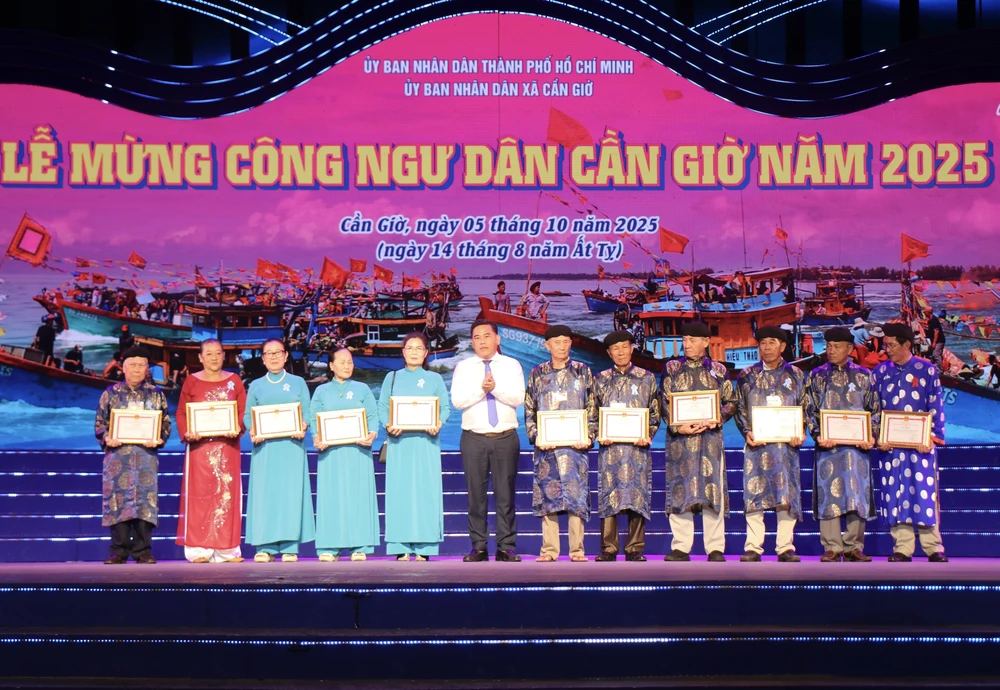 Nhiều hoạt động phong phú tại Lễ hội Nghinh Ông Cần Giờ 2025 - Ảnh 2.