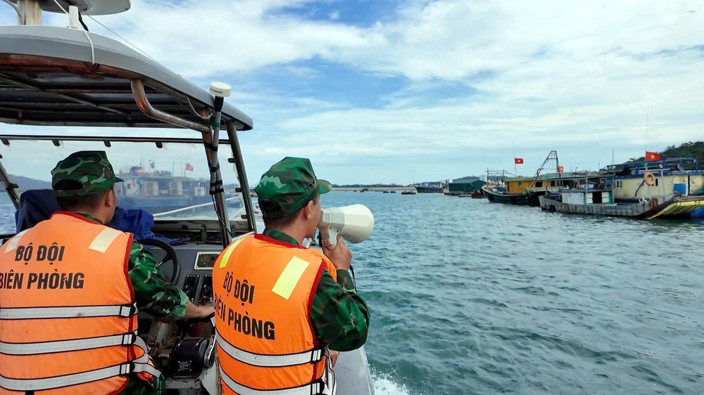 Tiến sĩ Mai Văn Khiêm: Khu vực ven biển từ Quảng Ninh đến Hưng Yên và tỉnh Lạng Sơn có gió mạnh do ảnh hưởng bão số 11 - Ảnh 2.