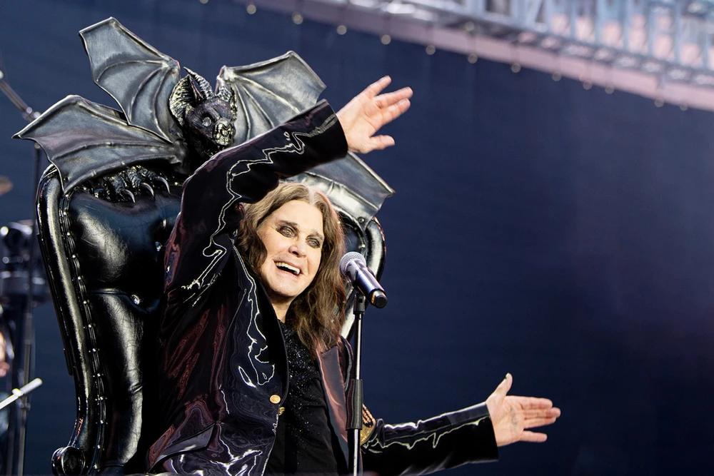 Hồi ký &quot;Last Rites&quot; của Ozzy Osbourne: &quot;Hãy nhớ về con người thật của ông&quot; - Ảnh 2.