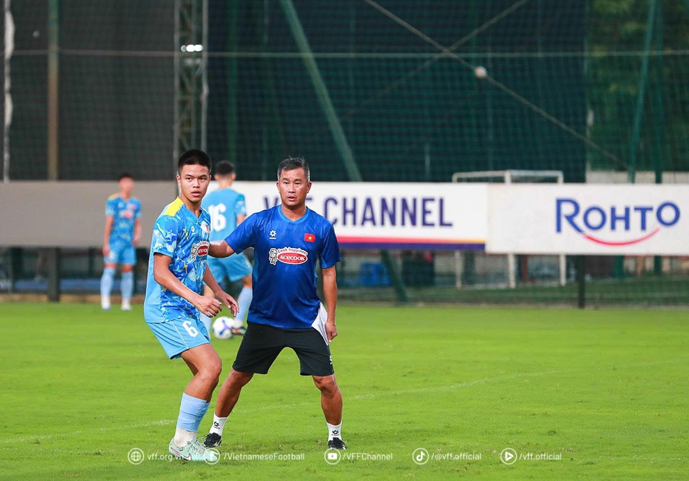 U23 Việt Nam thay người đột xuất, lên đường sang UAE du đấu - Ảnh 1.
