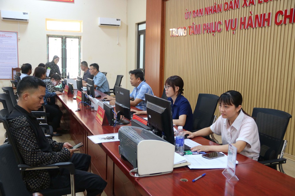Báo cáo Bộ Chính trị về chế độ, chính sách, tiền lương của cán bộ, công chức, viên chức - Ảnh 2.