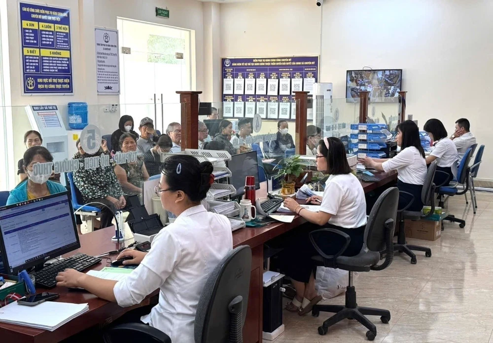 Báo cáo Bộ Chính trị về chế độ, chính sách, tiền lương của cán bộ, công chức, viên chức - Ảnh 3.
