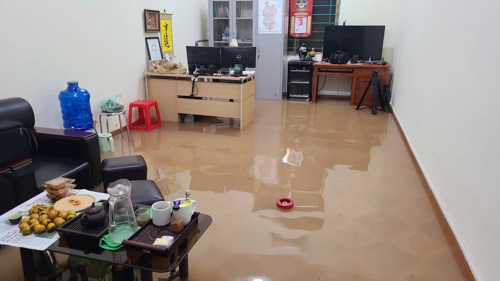 Thái Nguyên cảnh báo lũ lớn khẩn cấp, nhiều nơi ngập sâu và sạt lở - Ảnh 5.