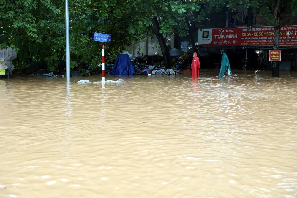 Tuyên Quang: Mưa lớn gây ngập úng cục bộ một số nơi - Ảnh 4.
