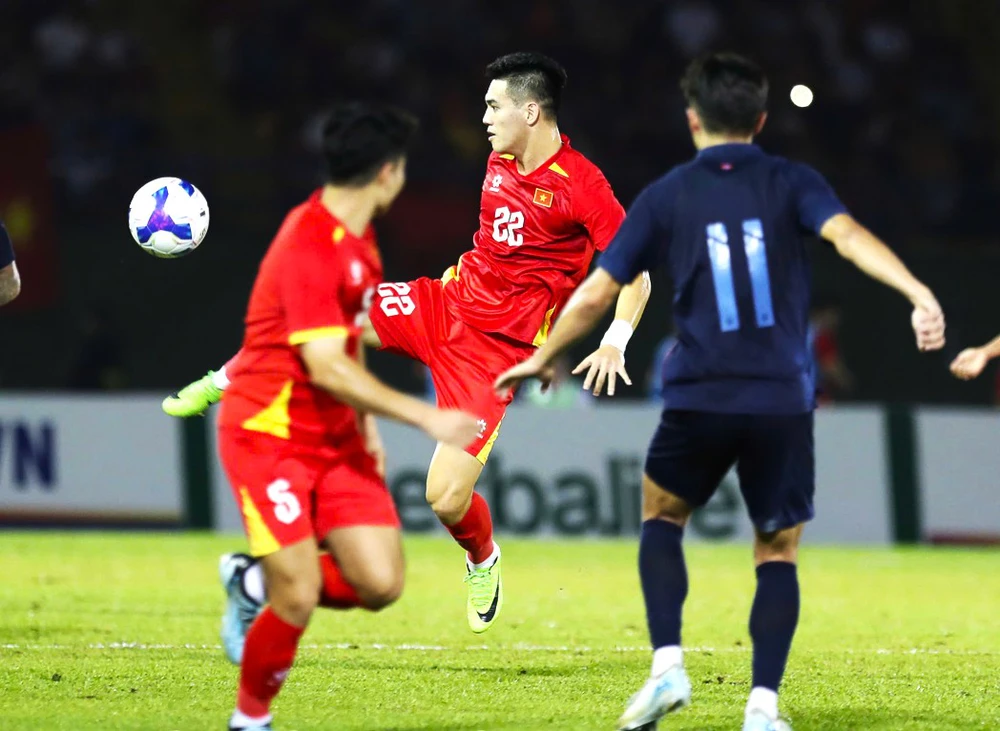VTV5 VTV6 trực tiếp bóng đá Việt Nam vs Nepal 19h30 hôm nay, vòng loại Asian Cup 2027 - Ảnh 1.
