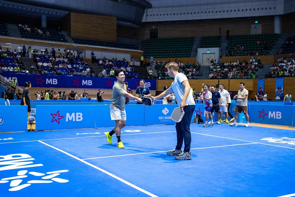 Huyền thoại pickleball Ben Johns khoe ảnh du đấu Việt Nam, khen CĐV hết lời - Ảnh 2.