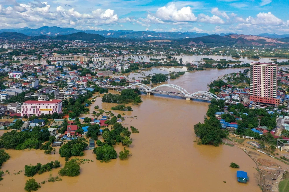 Mưa lớn sau bão số 11 làm thiệt hại gần 22.600 ha cây trồng, gần 17.000 nhà bị ngập - Ảnh 2.