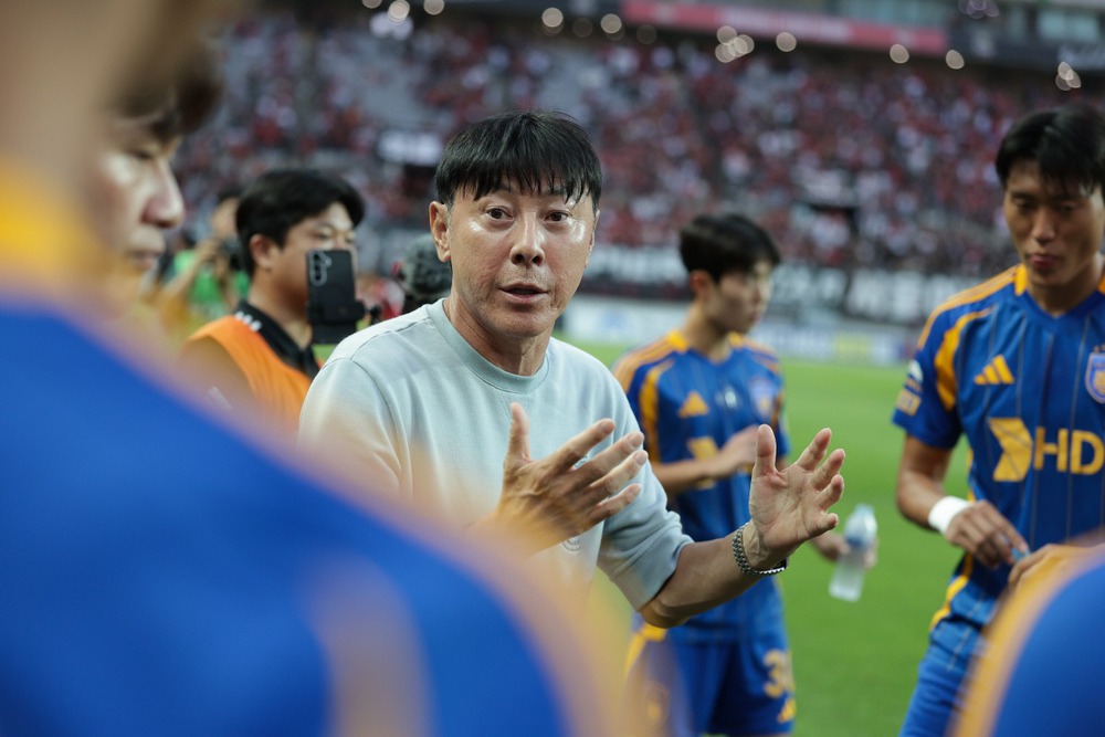 HLV Shin Tae-yong bị sa thải chỉ sau 2 tháng ở đội bóng mới, sẽ trở lại dẫn dắt ĐT Indonesia? - Ảnh 1.