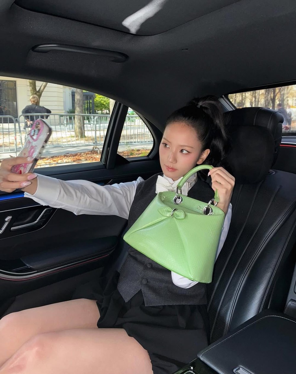 jisoo3-17599781771311513626235.jpg