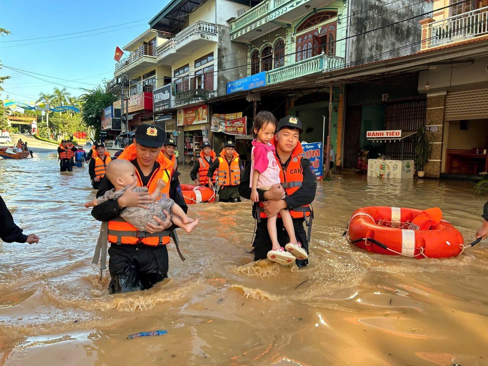 Cập nhật tình hình lũ lụt tại các tỉnh thành ngày 9/10 - Ảnh 1.