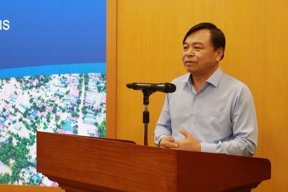  Giữ vững đê điều trong &quot;thiên tai kép&quot; - Ảnh 1.