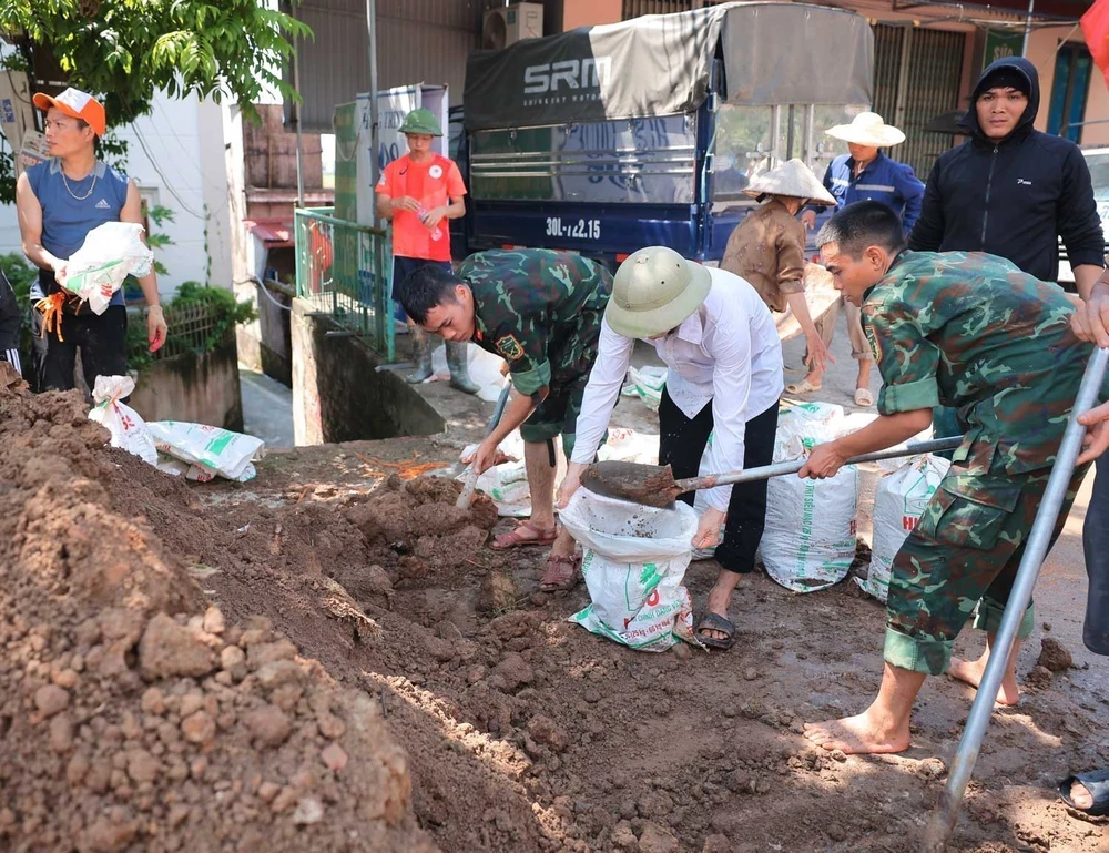 Nước sông Cầu dâng cao, gây ngập lụt nhiều hộ ven sông - Ảnh 12.