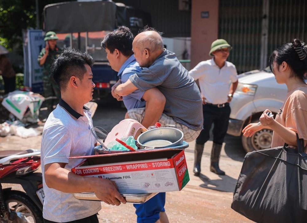 Nước sông Cầu dâng cao, gây ngập lụt nhiều hộ ven sông - Ảnh 4.