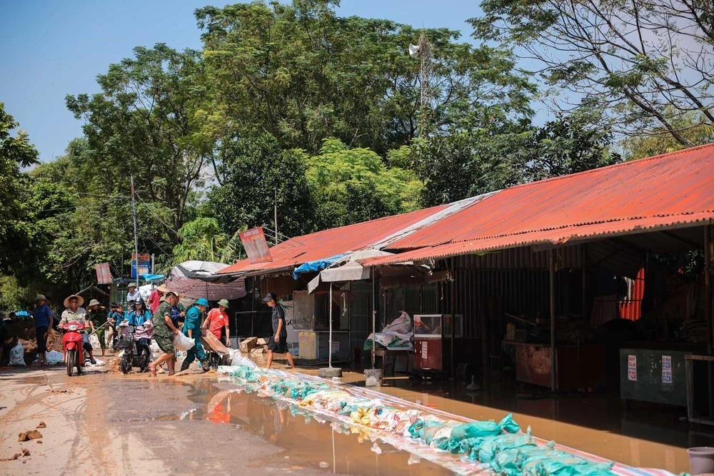 Nước sông Cầu dâng cao, gây ngập lụt nhiều hộ ven sông - Ảnh 7.