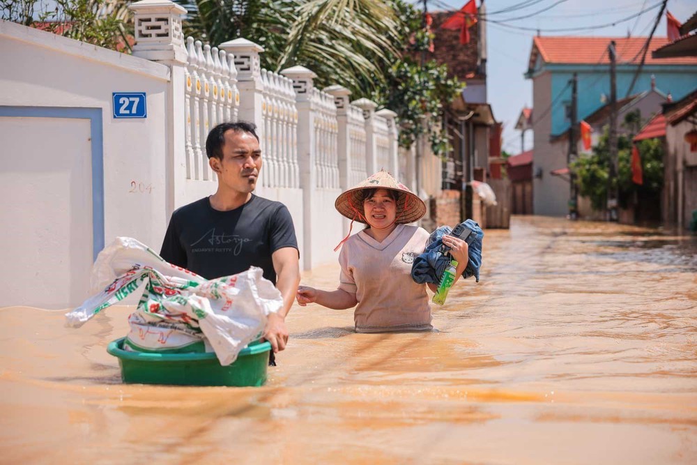 Nước sông Cầu dâng cao, gây ngập lụt nhiều hộ ven sông - Ảnh 2.
