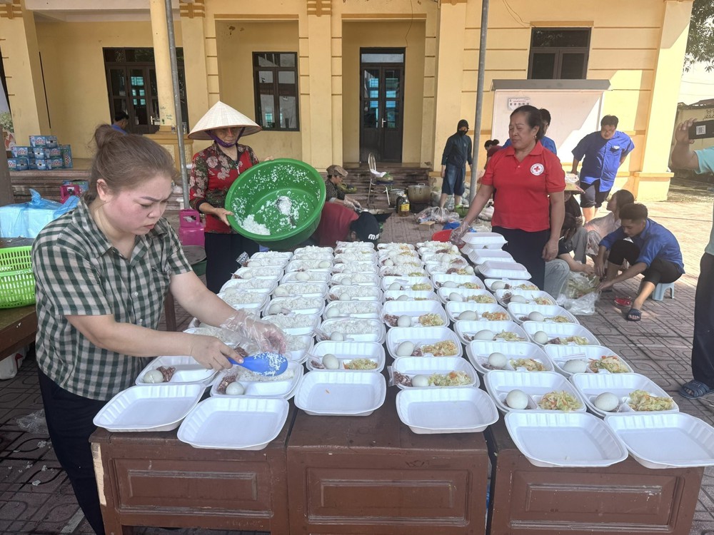 Cập nhật tình hình lũ lụt tại các tỉnh thành ngày 9/10 - Ảnh 2. Cập nhật tình hình lũ lụt tại các tỉnh thành ngày 9/10 - Ảnh 2.