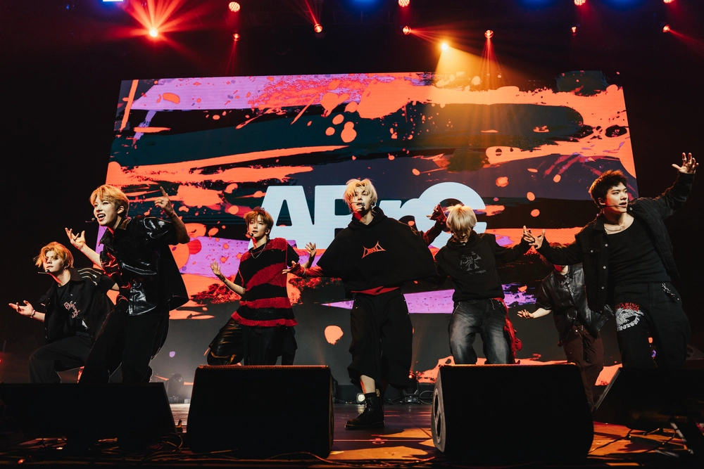 Dàn sao Hàn khuấy động sân khấu Korea Spotlight 2025 - Ảnh 3.