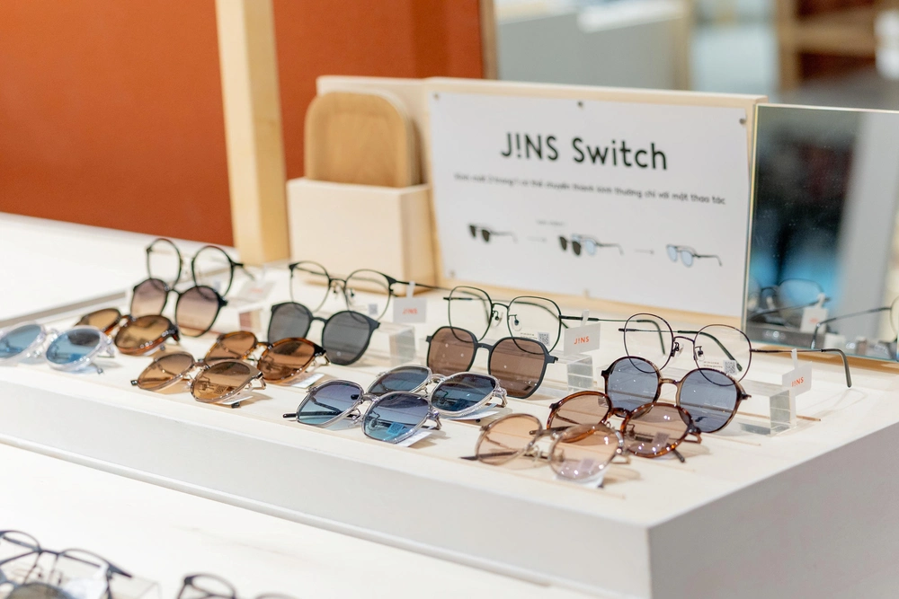 Thương hiệu mắt kính Nhật Bản - JINS khai trương cửa hàng đầu tiên tại Việt Nam - Ảnh 2. Thương hiệu mắt kính Nhật Bản - JINS khai trương cửa hàng đầu tiên tại Việt Nam - Ảnh 2.