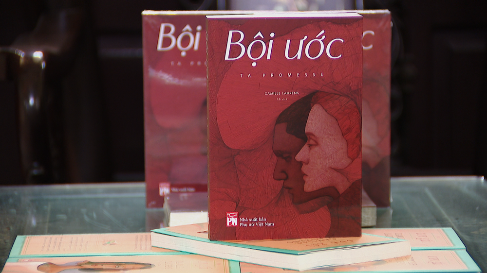 Nhà văn Camille Laurens: Tiếng nói nữ quyền và nhịp cầu văn học Pháp - Việt - Ảnh 4. Nhà văn Camille Laurens: Tiếng nói nữ quyền và nhịp cầu văn học Pháp - Việt - Ảnh 4.