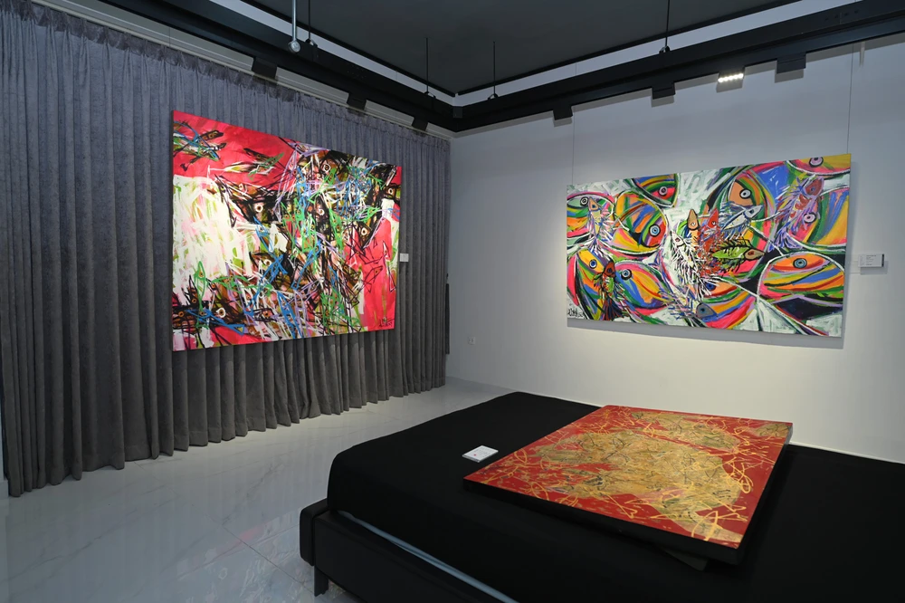 Họa sĩ Đặng Phương Việt kết hợp Phúc Sinh ra mắt “Họa cá”  - Ảnh 3.