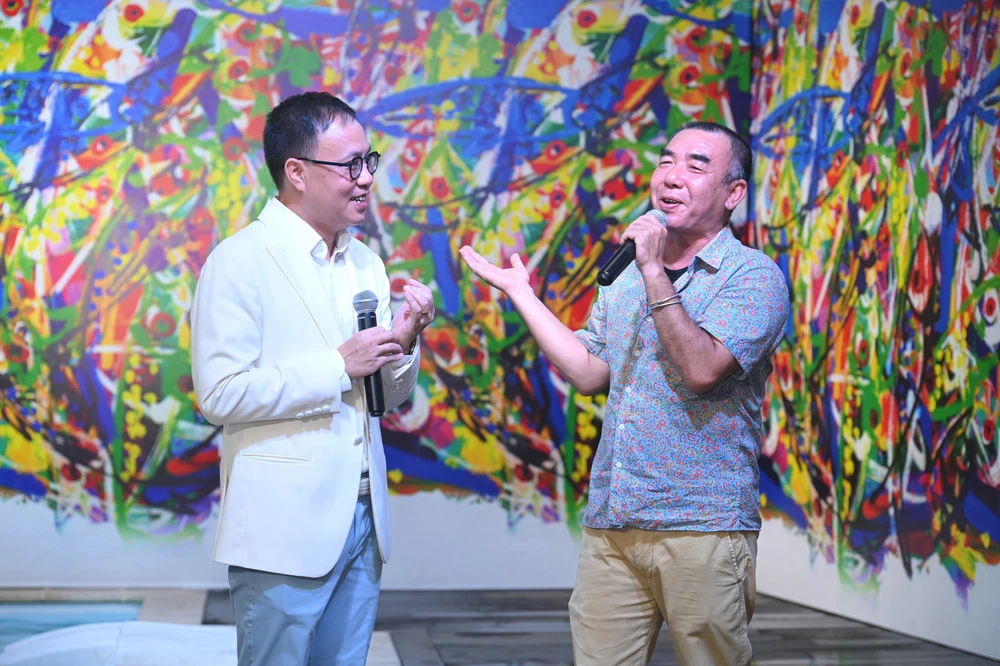 Họa sĩ Đặng Phương Việt kết hợp Phúc Sinh ra mắt “Họa cá”  - Ảnh 1.