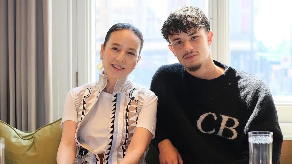 HLV đội bóng Anh nói thẳng về khả năng học trò khoác áo đội tuyển Thái Lan ngay tháng 11 - Ảnh 1. HLV đội bóng Anh nói thẳng về khả năng học trò khoác áo đội tuyển Thái Lan ngay tháng 11 - Ảnh 1.