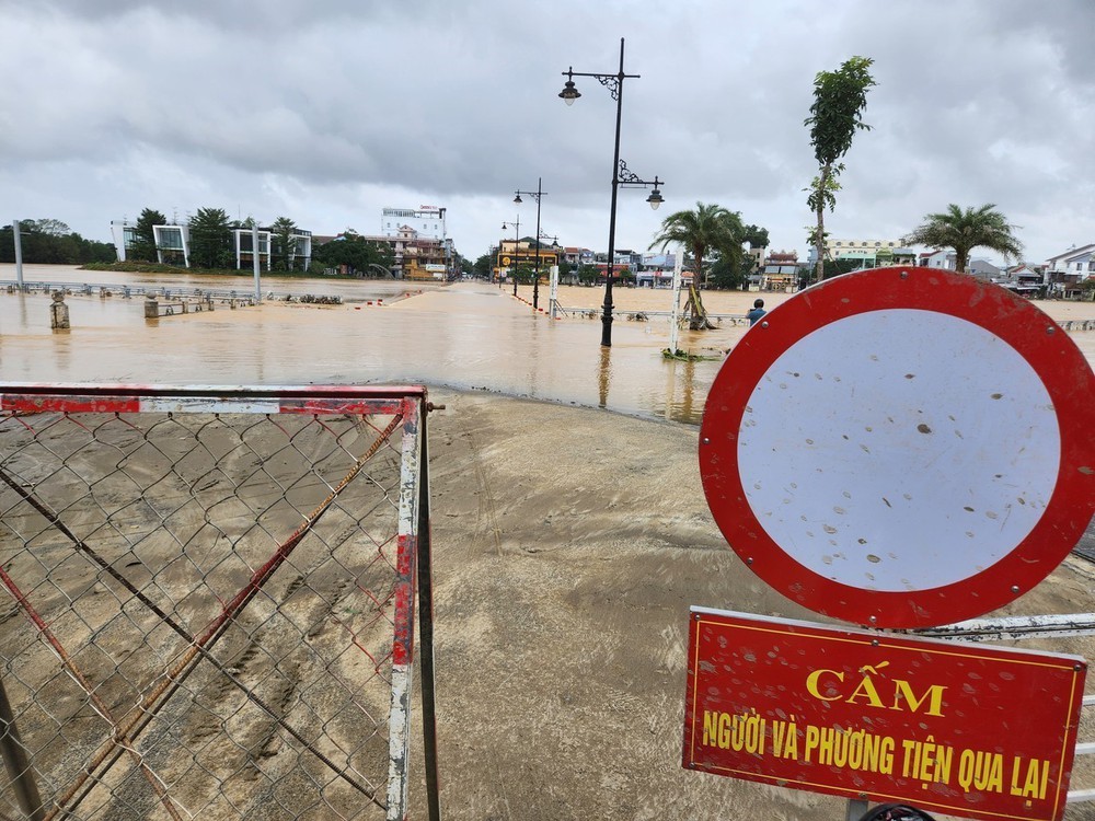  Huế: Nước sông đang lên, nguy cơ ngập lụt trở lại - Ảnh 3.