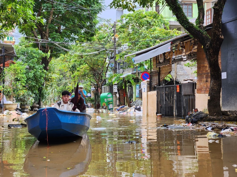  Huế: Nước sông đang lên, nguy cơ ngập lụt trở lại - Ảnh 6.