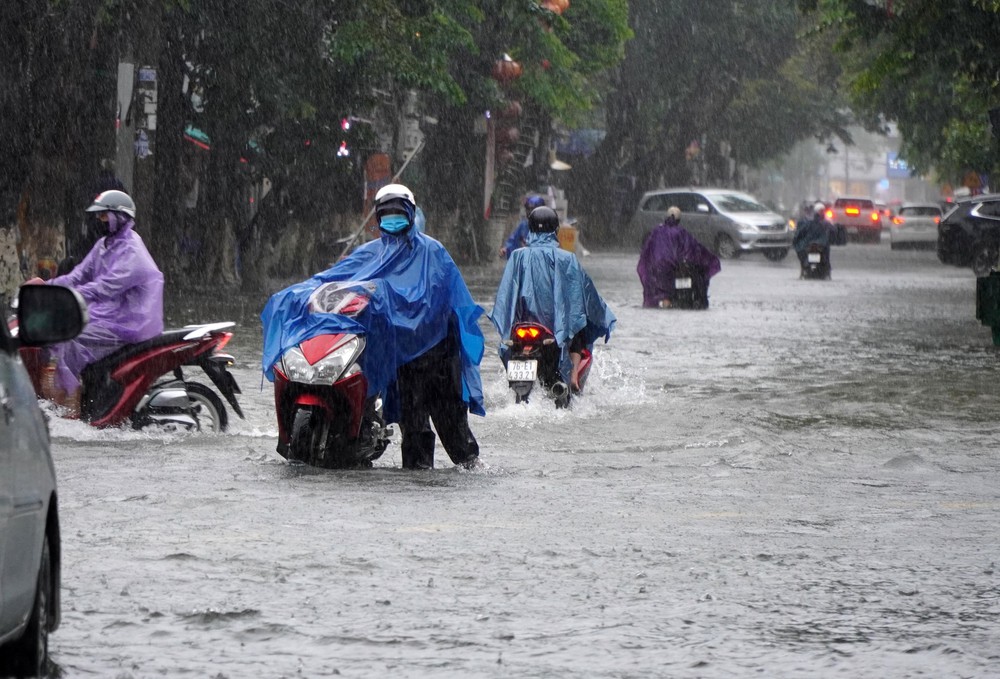 Thời tiết ngày 2/11: Từ Hà Tĩnh đến Quảng Ngãi  có mưa lớn diện rộng - Ảnh 1.